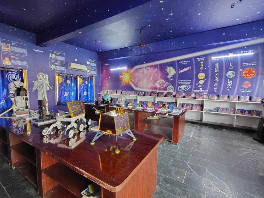 Navars STEM and Space Lab 1
